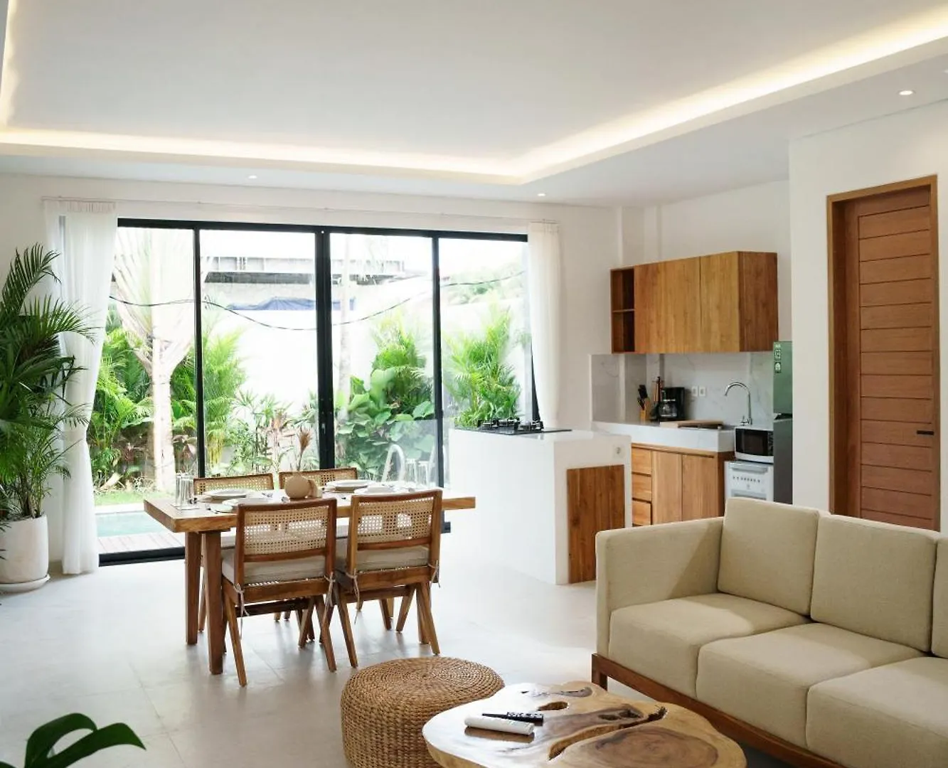 Mau Villa - 2Br Villa In Berawa Canggu