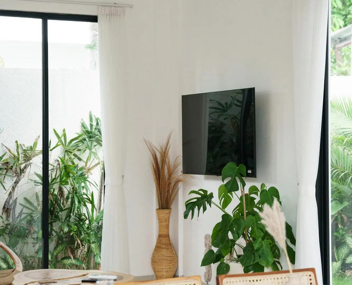 Mau Villa - 2Br Villa In Berawa Canggu