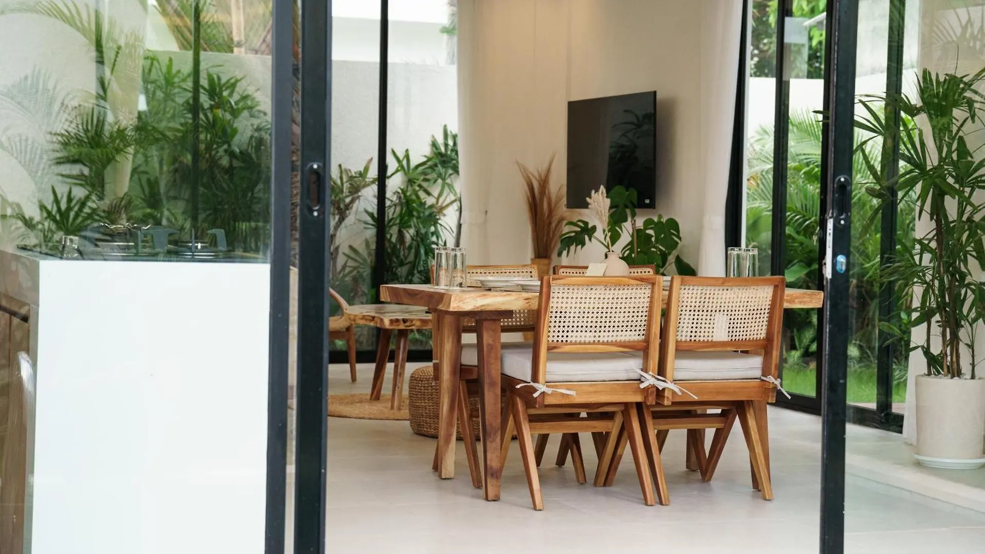 Mau Villa - 2Br Villa In Berawa Canggu  0*, Canggu (Bali) Indonesia